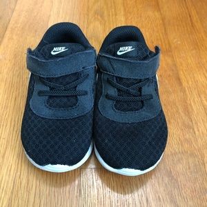 PRICE DROP! Nike toddler sneakers 6C